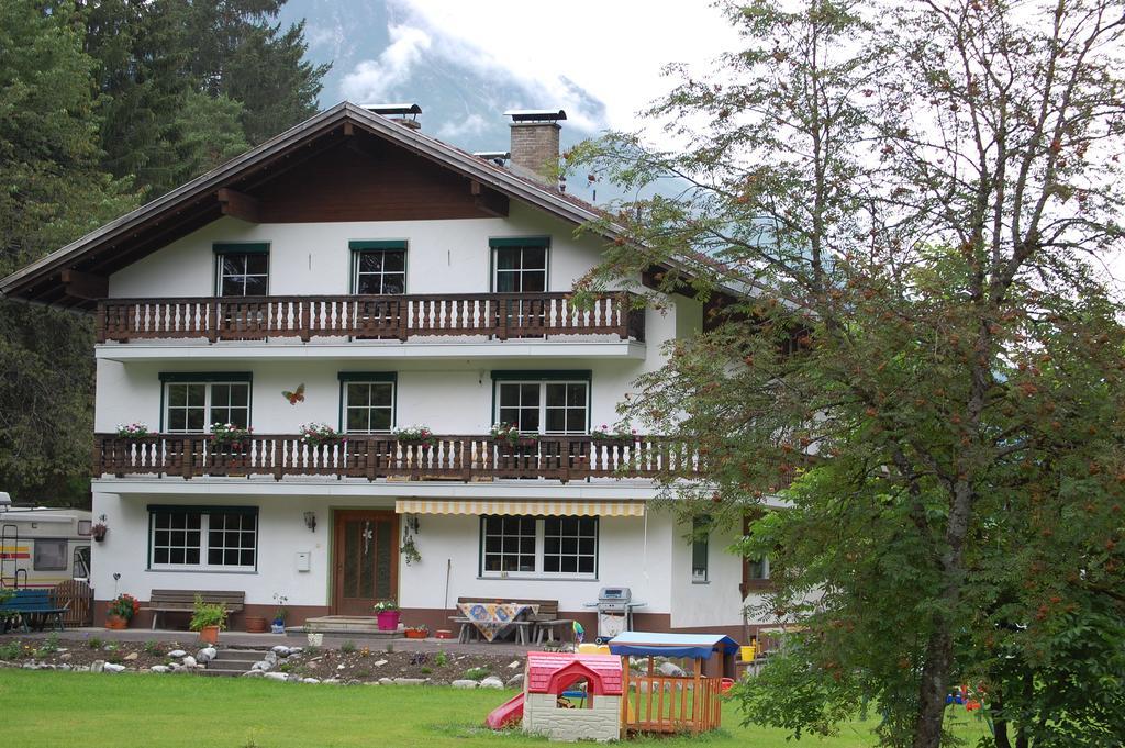 Апартаменты Haus Waldrast Эльбигенальп Номер фото